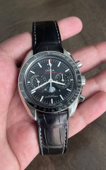 MINT Omega Speedmaster Moonphase black 304.33.44.52.01.001 44.25mm