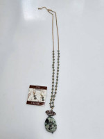 Necklace/earring set
