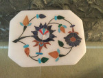 Beautiful box with inlay floral design