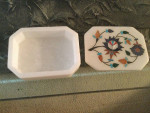Beautiful box with inlay floral design
