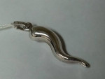 14 Kt Whie Gold Italian Horn Cornicello Pendant 32 mm