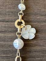 Cute for Spring! * Gold w/ mother of pearl flowers Necklace * Chico's