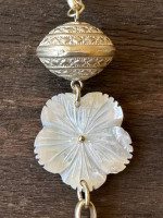 Cute for Spring! * Gold w/ mother of pearl flowers Necklace * Chico's