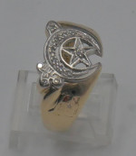 14kt yellow gold ring size10 8.6 grams w 12 diamonds crescent moon