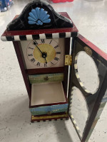 Jewelry box
