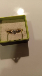 14K GOLD RING SIZE 9 WITH DIAMOND
