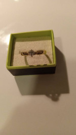 14K GOLD RING SIZE 9 WITH DIAMOND