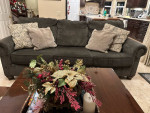 Living room furniture sofa live seat coffee and end table