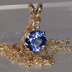 Tanzanite, violet to blue gem from Tanzania in 14K Gold with Diamond
