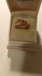 18K GOLD RING ((750)) SIZE 7