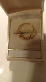 18K GOLD RING ((750)) SIZE 7