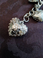 NEW Kathy Van Zeeland Silvertone Hearts Clip-On Keychain