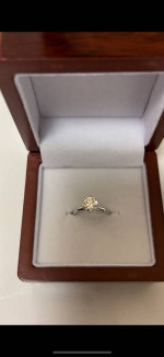 NEW 1.03 carat VS1 diamond engagement wedding ring.