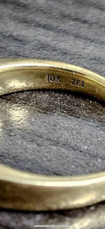 Men’s ZEI Designer Natural Diamond Wedding Ring.  10K Yellow Gold