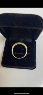 Men’s ZEI Designer Natural Diamond Wedding Ring.  10K Yellow Gold