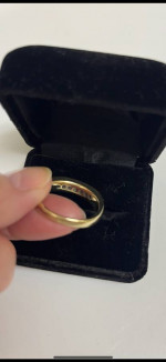 Men’s ZEI Designer Natural Diamond Wedding Ring.  10K Yellow Gold