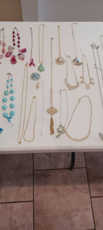 LOT of 55 COSTUME JEWELRY 32 NECKLACES, 21 BRACELETS, 2 BROOCHES -FASHION, DRESS