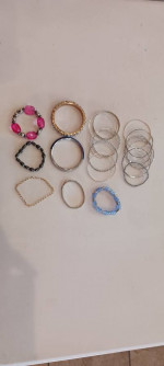 LOT of 55 COSTUME JEWELRY 32 NECKLACES, 21 BRACELETS, 2 BROOCHES -FASHION, DRESS