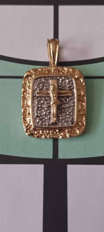 10k gold Jesus cross pendant with 2 TINY guenuine diamonds = 5.03