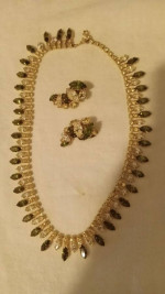 BEAUTIFUL NECKLACE & EARRING SET