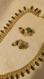 BEAUTIFUL NECKLACE & EARRING SET