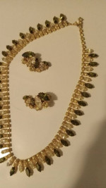 BEAUTIFUL NECKLACE & EARRING SET