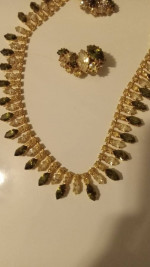BEAUTIFUL NECKLACE & EARRING SET