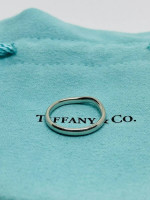 The Tiffany® Setting Curve Band Ring