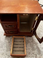 Jewelry box