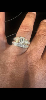 Stunning Diamond wedding ring set