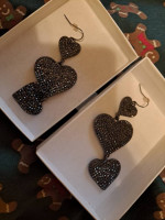 Beautiful sparkly dangling heart earrings