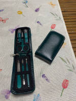 MANICURE SET