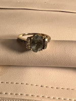 Auction with tons of jewelry