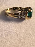 Auction with tons of jewelry