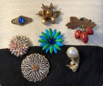 Lot of 7 brooches pins and wood strawberries
