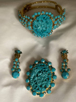 Vtg Chunky bracelet, clip earrings and brooch which is also pendent