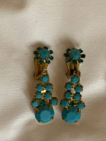 Vtg Chunky bracelet, clip earrings and brooch which is also pendent