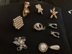 Lot of 9 pearl pins/brooches - metal plastic