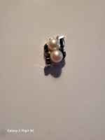 Natural pearl pendant