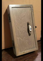 Small Homemade Wall Jewelery Box / Key holder (measurements in pics)