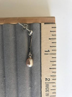 Hanging pearl earring