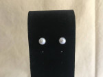 Light grey pearl earrings