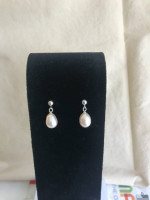 Pink teardrop pearl earrings