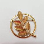 VTG Forstner 1/20 12KT G.F.Textured Leaves N 3 Faux Pearls Circle Pin