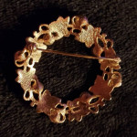 Classic Trifari Faux Pearl & Gold Broach