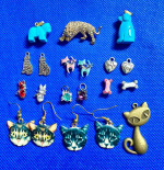 HUGE 160 PLUS CAT & DOG JEWELRY CHARMS PENDANTS FINDINGS LOT