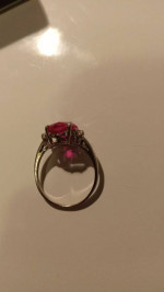 10K  WHITE GOLD RING WITH GARNET SIZE 9 1/2