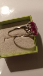 10K  WHITE GOLD RING WITH GARNET SIZE 9 1/2