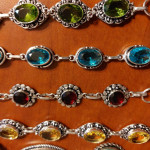 New costume jewelry lot 8 items