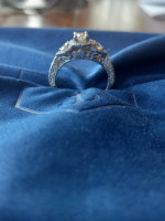 Antique style engagement ring